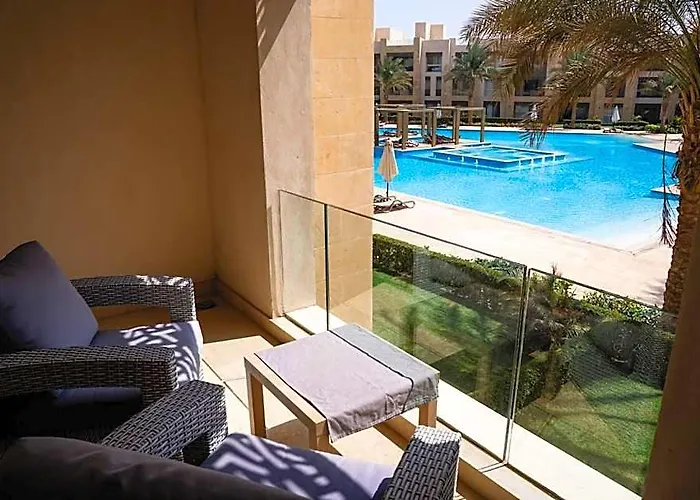 Mangroovy Magic Poolview 1br In Beachfront Complex 酒店 洪加達
