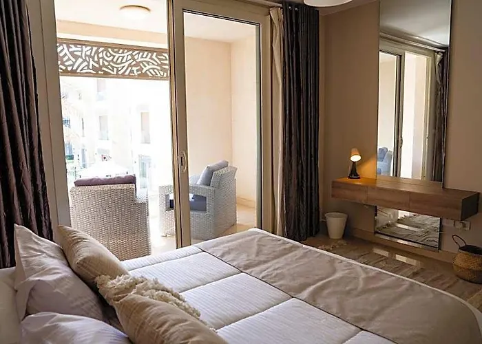 Mangroovy Magic Poolview 1br In Beachfront Complex 酒店