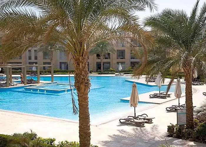 Mangroovy Magic Poolview 1br In Beachfront Complex 酒店 洪加達