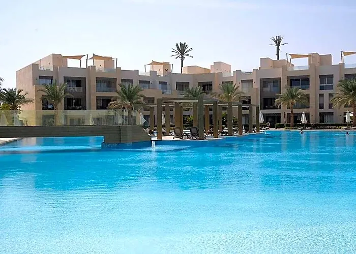 Mangroovy Magic Poolview 1br In Beachfront Complex 酒店