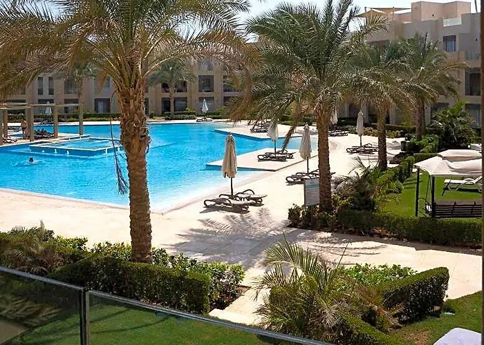 Mangroovy Magic Poolview 1br In Beachfront Complex 3* 洪加達