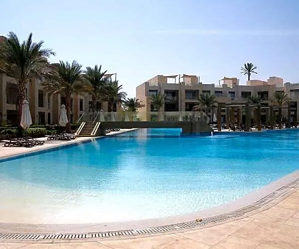 Mangroovy Magic Poolview 1br In Beachfront Complex 洪加達