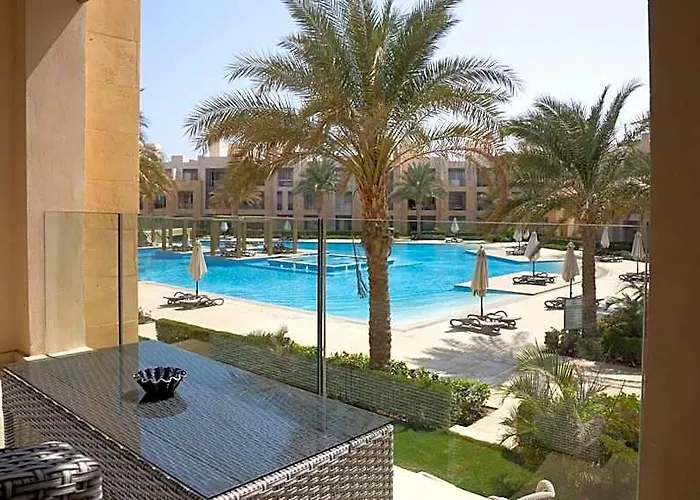 Mangroovy Magic Poolview 1br In Beachfront Complex 3* 洪加達